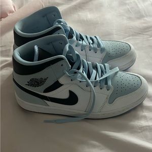 air jordan 1 mid se ‘white ice blue’ men’s size 8